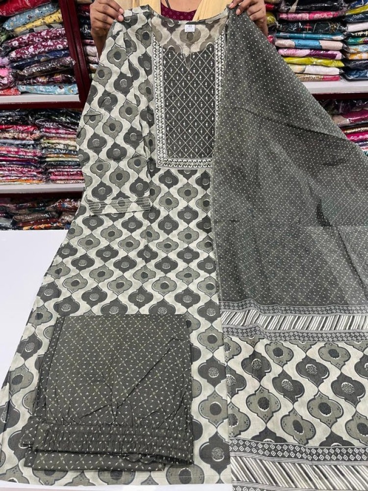 Beautiful Designer Plus Size Grey Printed Cotton Blend 3 Piece Kurta Set with Dupatta & Bottom for Women, Elegant Ethnic Wear - (CMHT0204)