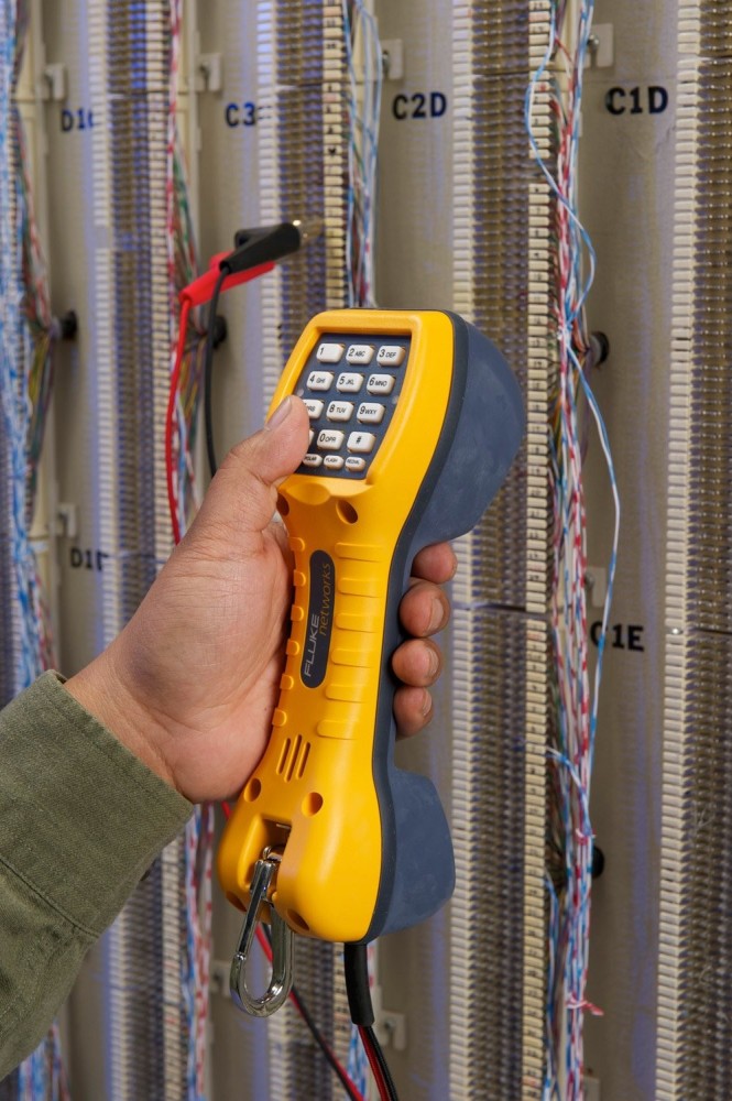 Fluke Networks TS30 Series Telephone Test Set | Crescent Enterprises