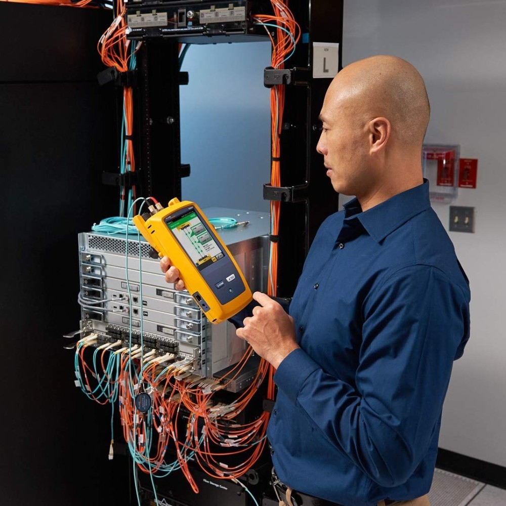 Fluke Networks CertiFiber Pro QUAD Optical Loss Test Set (OLTS) V2 with WiFi for Fiber Certification & Inspection