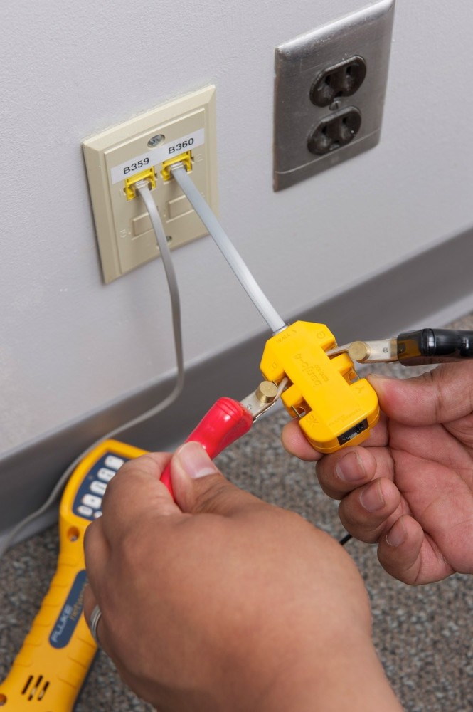 Fluke Networks 10210100 4-Wire In-Line Modular Adapter | RJ11/RJ12 Telephone Line Test Adapter | Genuine Fluke Network Cable Testing Accessory